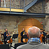 Die Vier EvangCellisten beim Konzert im Kapitelsaal (Gewölbekeller) Schloss Glücksburg in Römhild 2020 (Foto: Archiv)